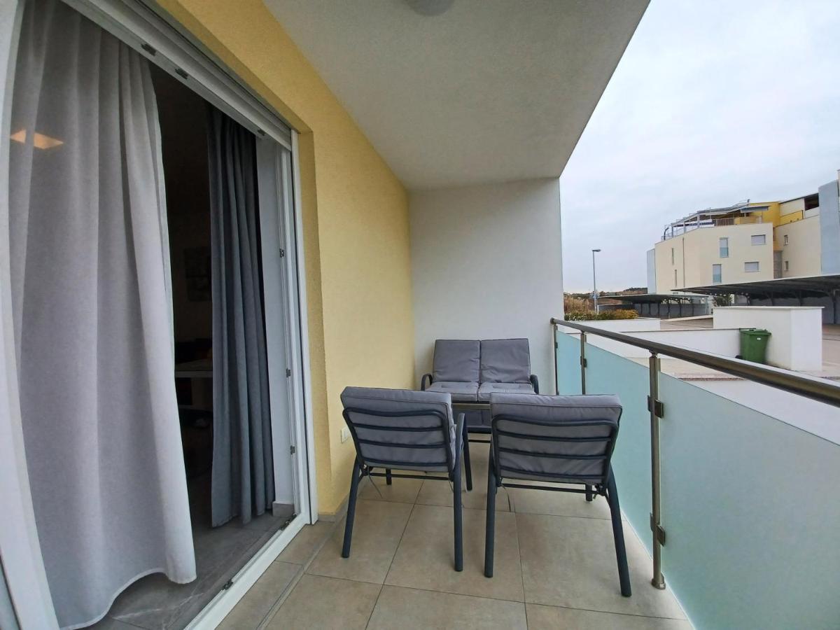Apartments Leon 2 Novigrad  Екстер'єр фото