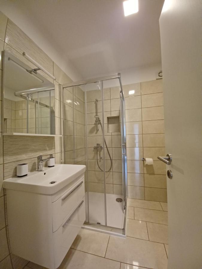 Apartments Leon 2 Novigrad  Екстер'єр фото